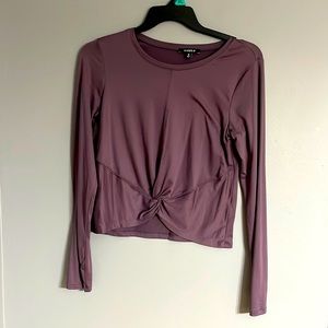 Zobha tie knot crop top